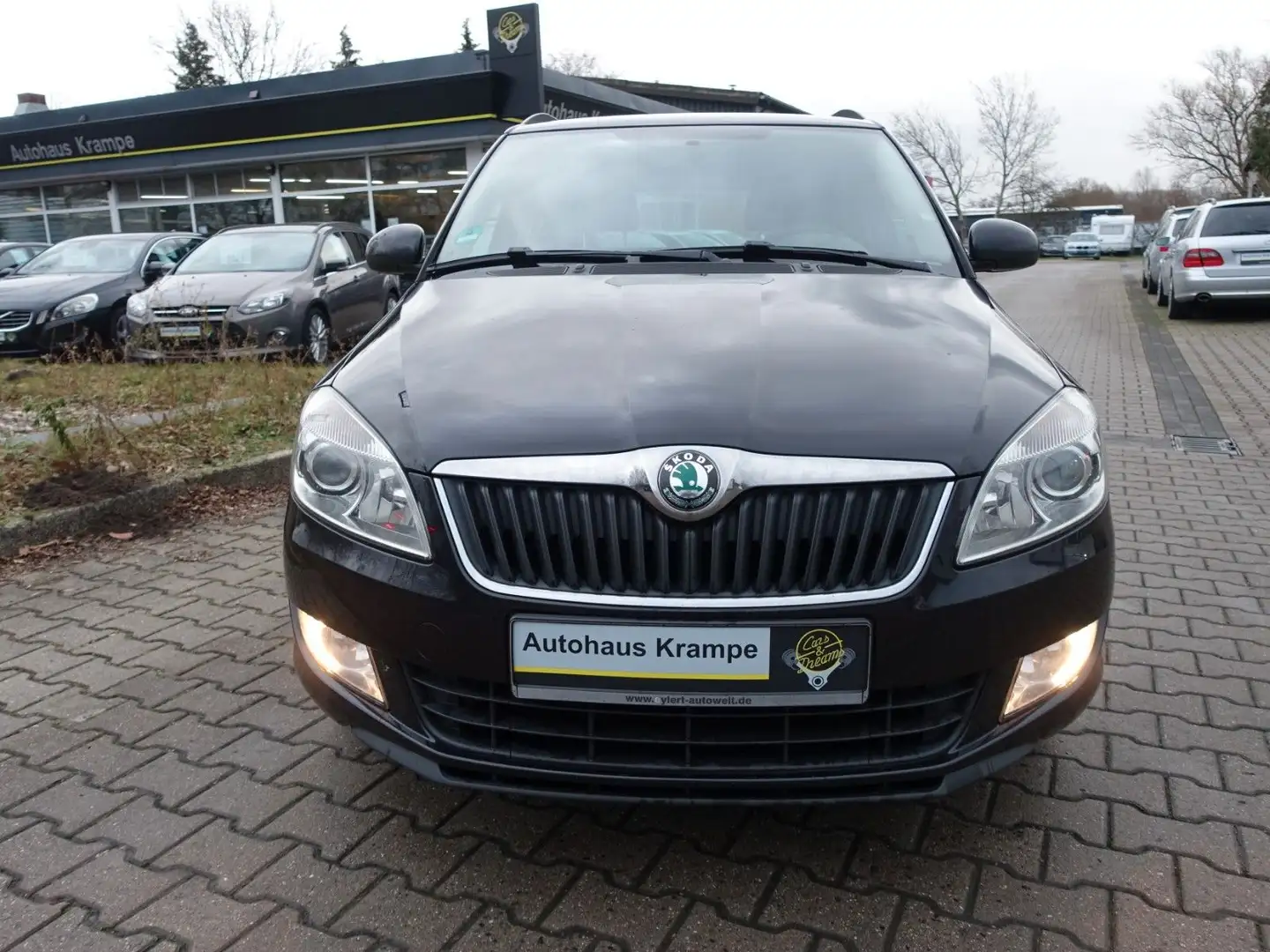 Skoda Fabia Combi 1,2 Ambition Style Klima SHZ AHK Schwarz - 2