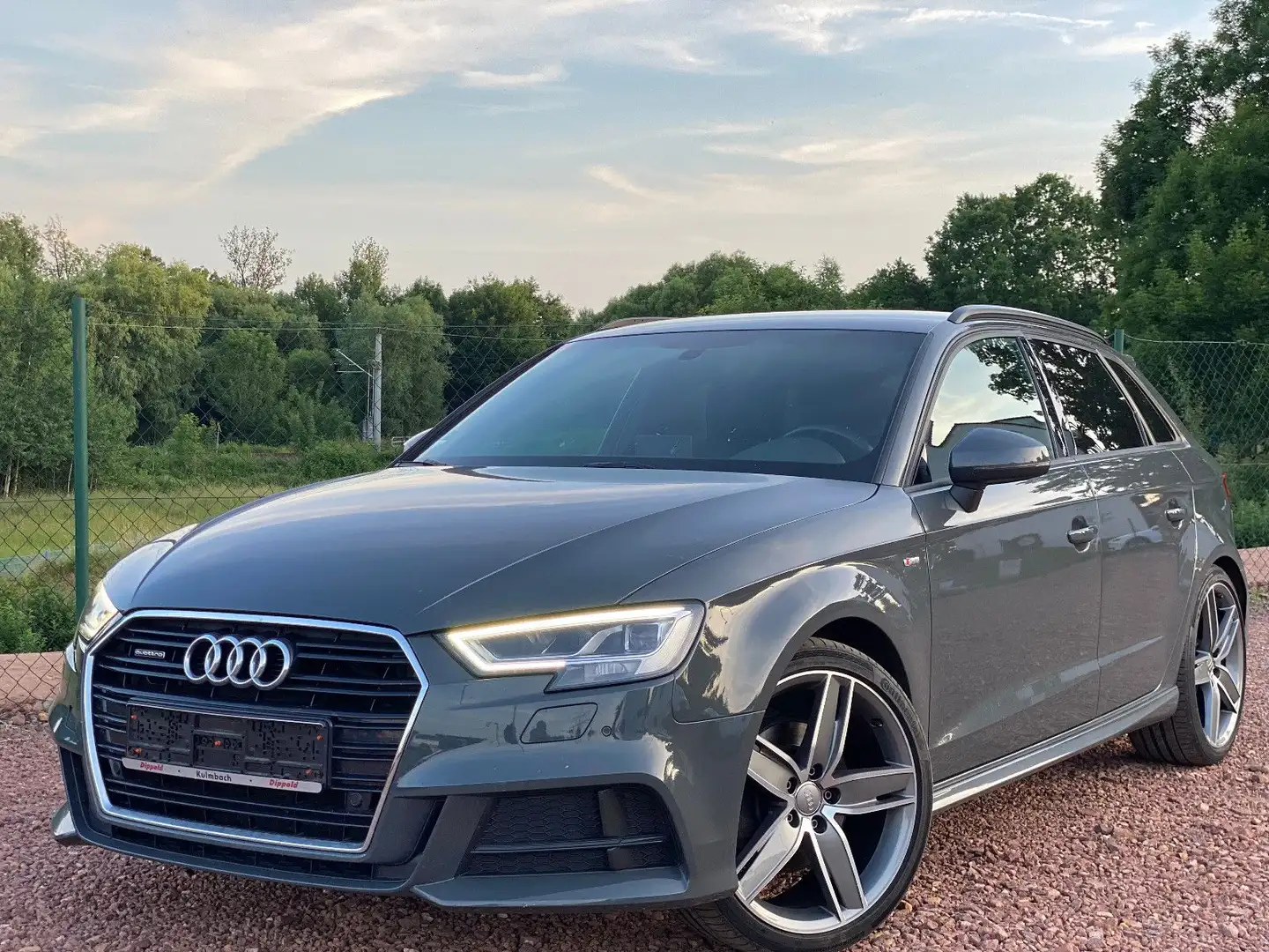 Audi A3 Sportback 2.0 TDI*S line*quattro*B&O*19 Zoll* Grau - 2