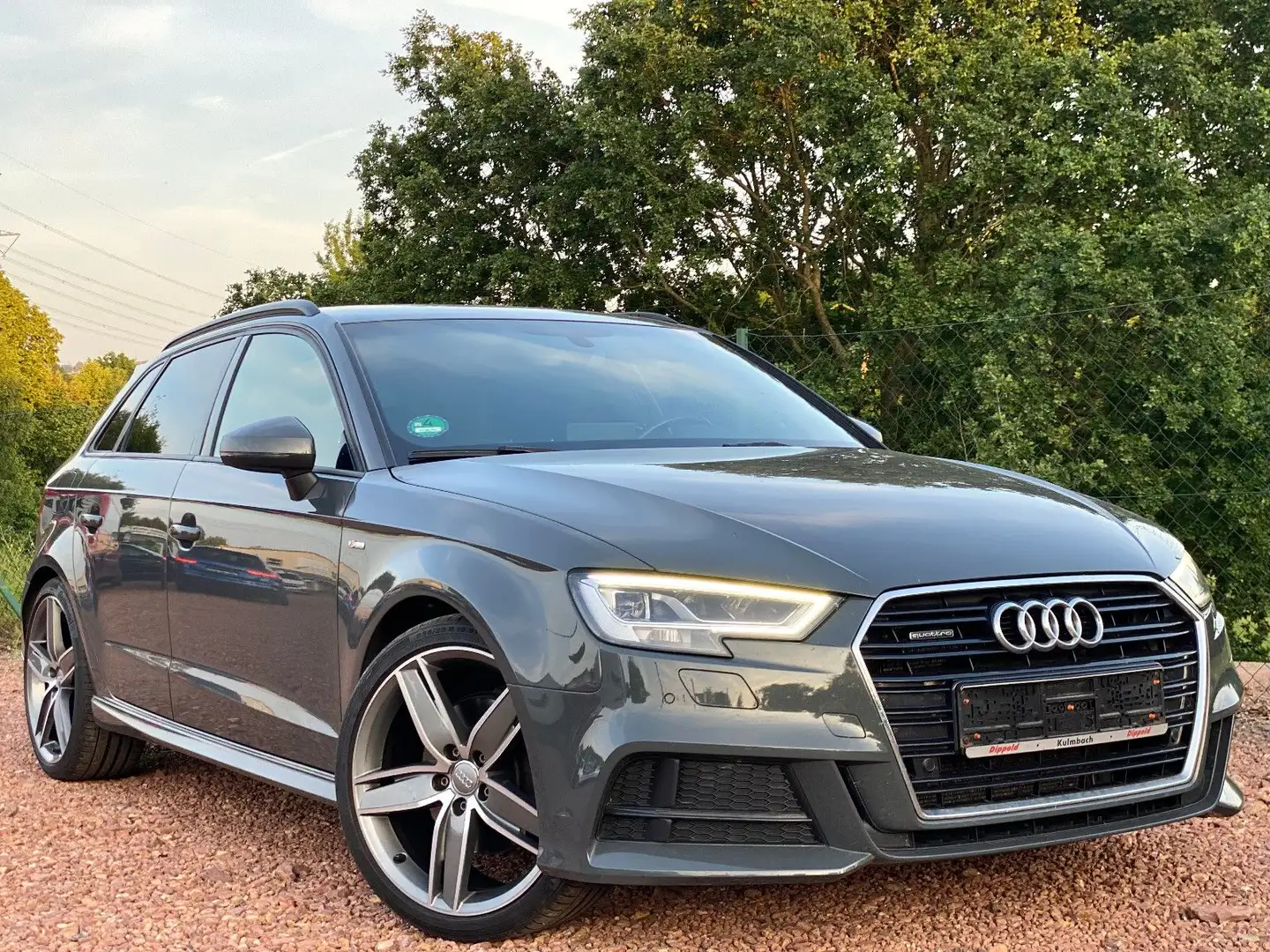 Audi A3 Sportback 2.0 TDI*S line*quattro*B&O*19 Zoll* Grau - 1