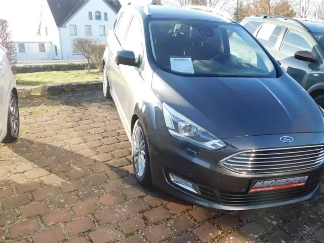 Ford Grand C-Max Ford 2.0 TDI AT Titanium