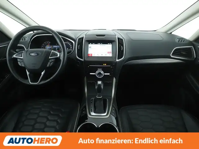 Ford S-Max view 12