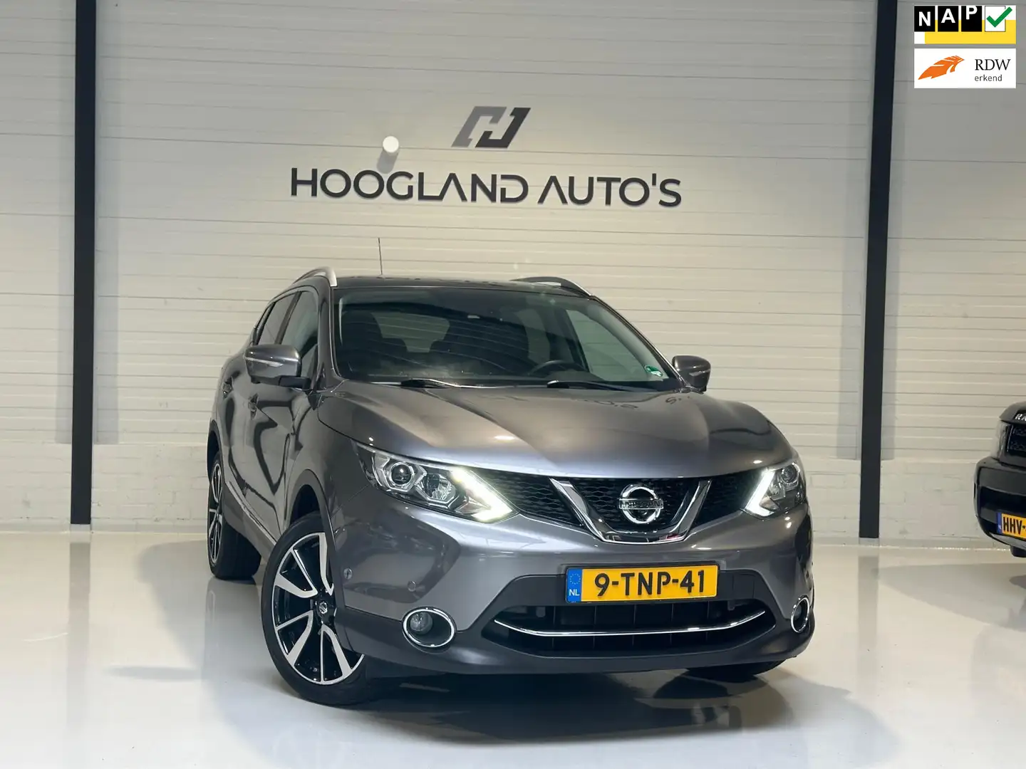 Nissan Qashqai 1.2 Tekna NAP 360 Camera TOPSTAAT Grijs - 1