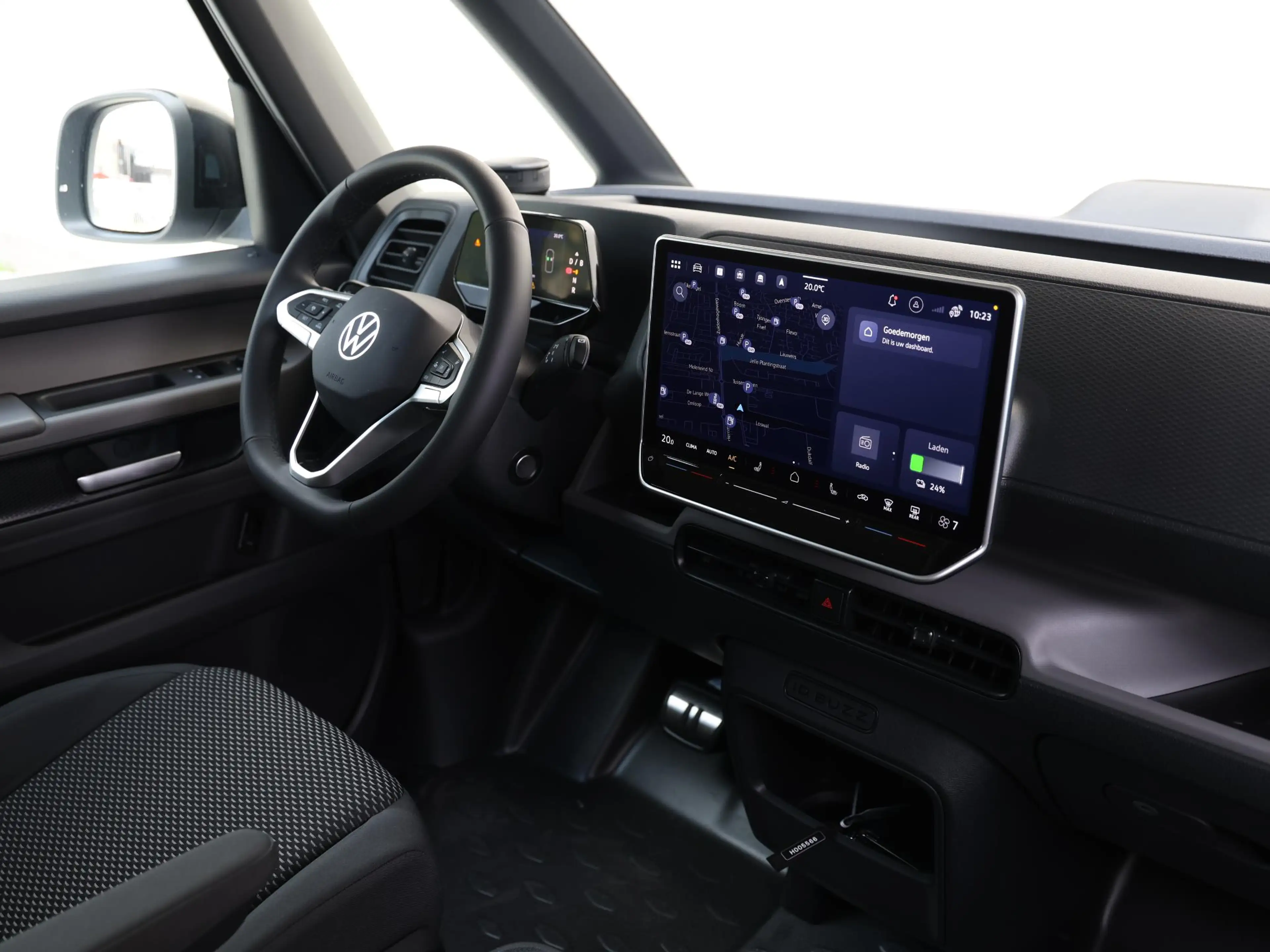 Volkswagen ID. Buzz Cargo Bulli Limited Edition Elektromotor 210 kW (286 pk) — photo 7