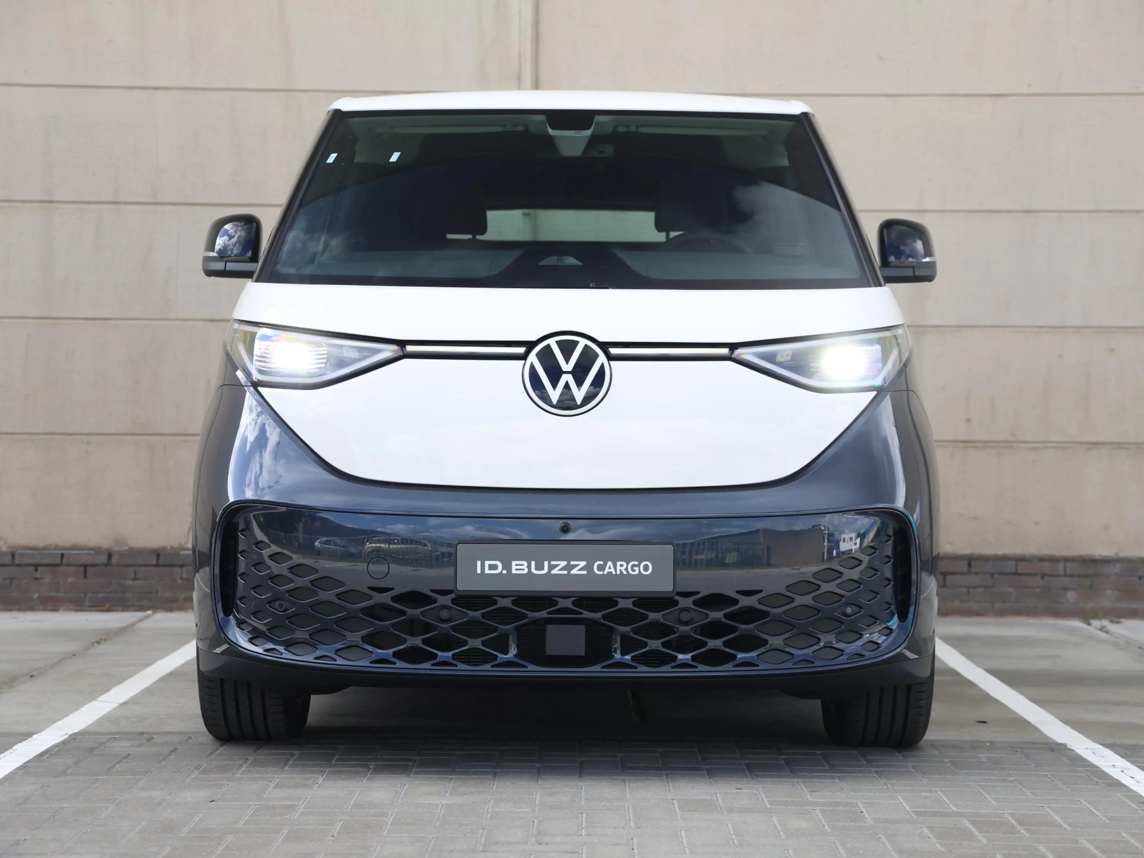 Volkswagen ID. Buzz Cargo Bulli Limited Edition Elektromotor 210 kW (286 pk) — photo 12