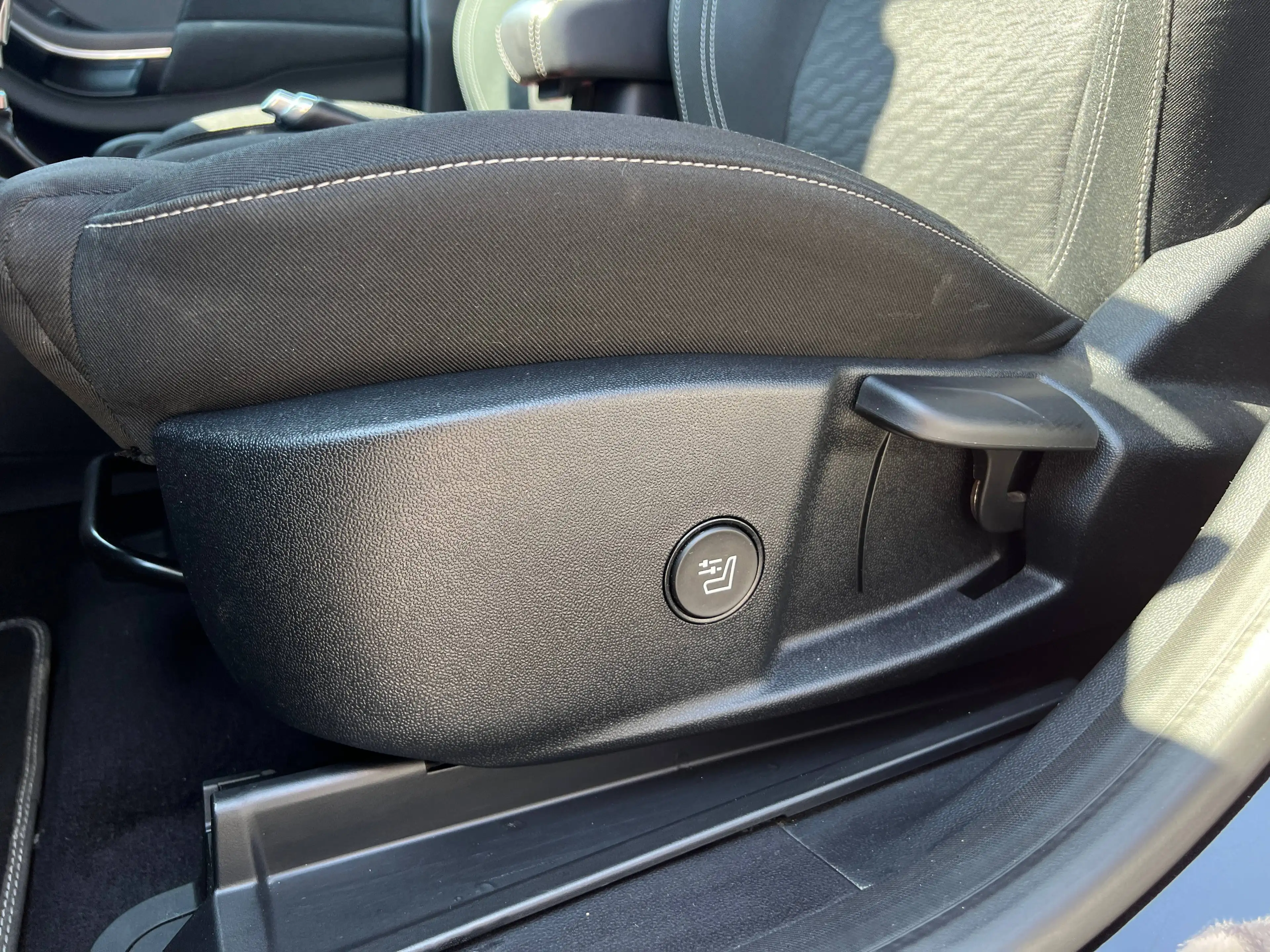 Ford Puma 1,0 EcoBoost Titanium *NEUER ZAHNRIEMEN* Winterpaket* Abstandstempomat* Rückfahrkamera* — photo 12
