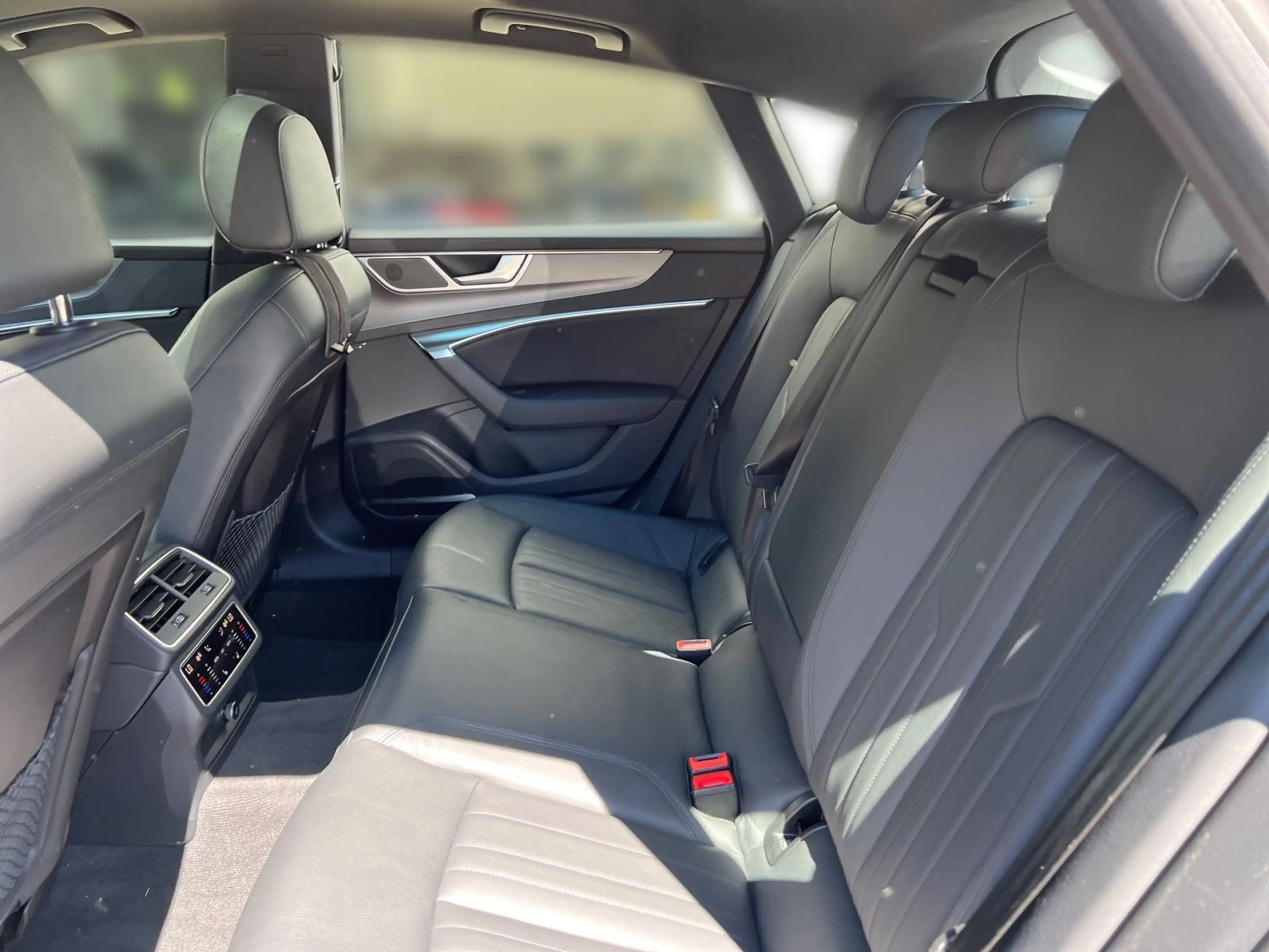 Audi A7 50 TFSI e quattro S tronic S line L — photo 10
