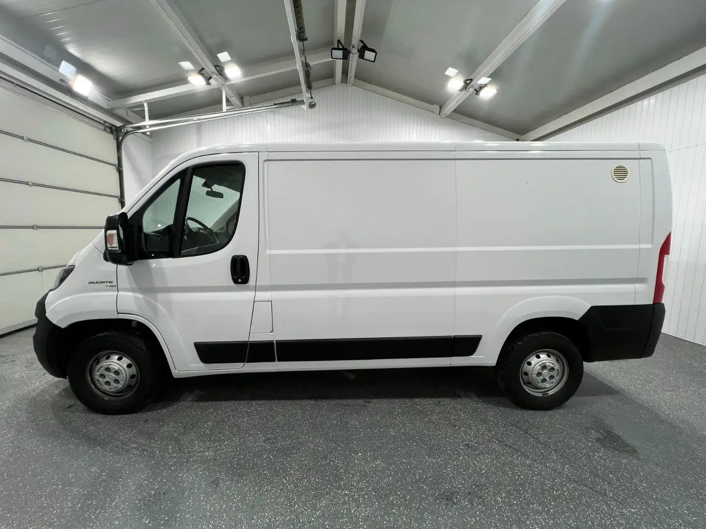 Fiat DUCATO 33 2.3L MJT 120 L2H1 |44,3t€|AC|AHK|S.HEI Weiß - 2