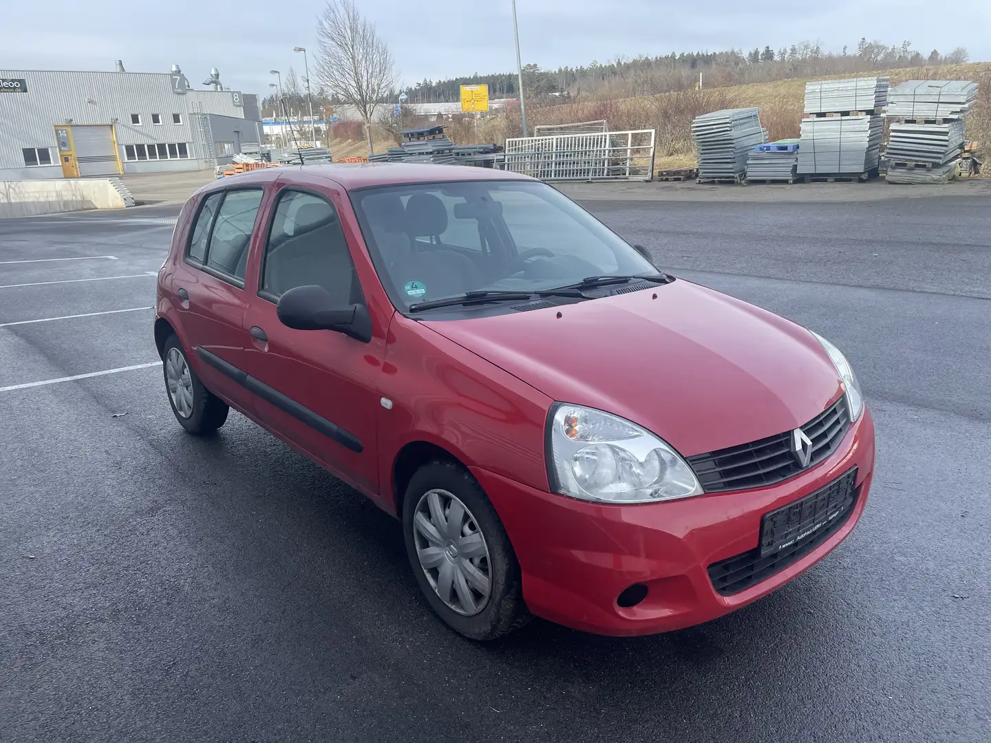 Renault Clio 1.2 Campus Rouge - 2