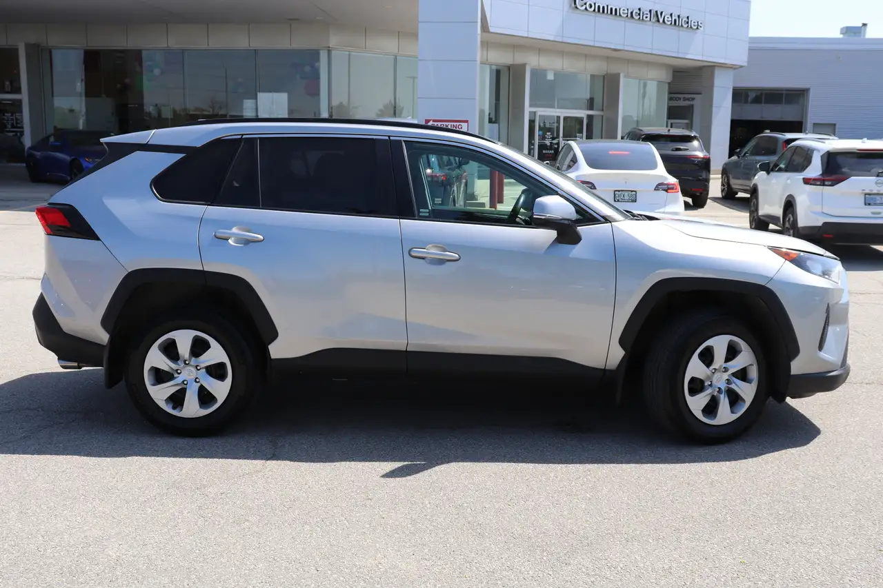 Toyota RAV 4 снимка Toyota RAV 4
