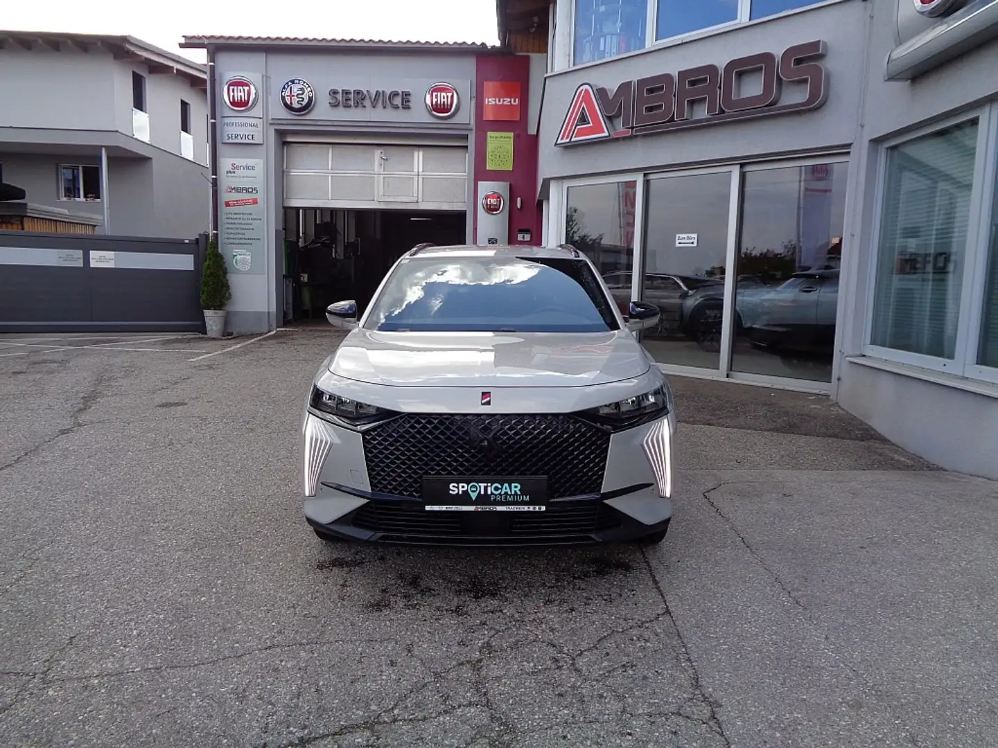 DS Automobiles DS 7 Crossback DS7 BlueHDi 130 Diesel 8-Gang Automatik Perform... Silber - 2