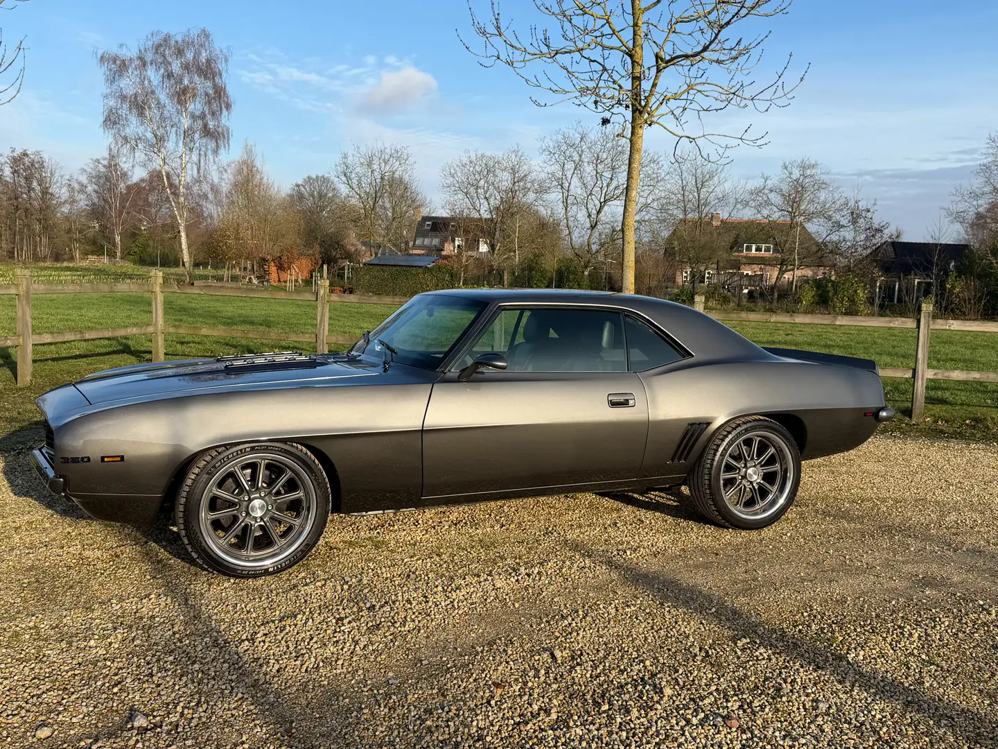 Chevrolet Camaro SS Grau - 2