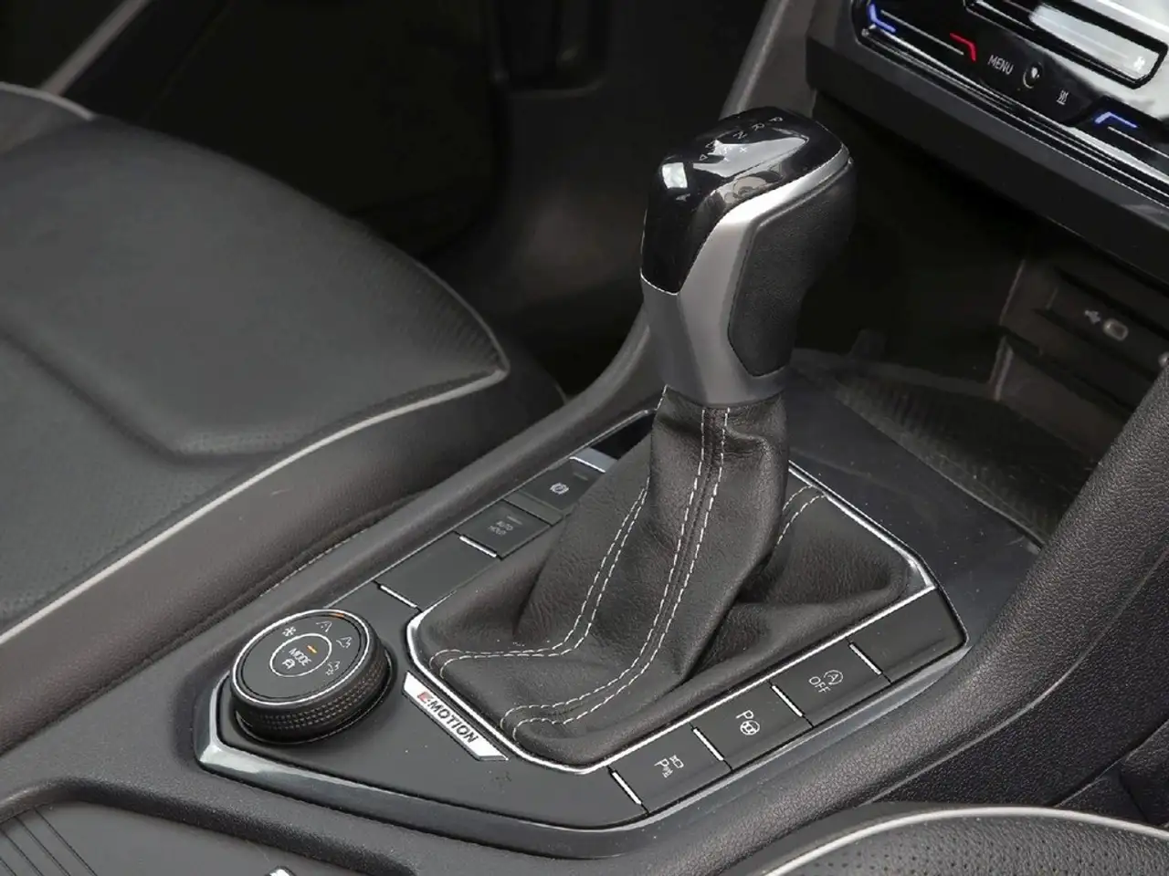 Volkswagen Tiguan Allspace 2.0 TDI DSG R-Line 4Motion 20" LM AHK PANO LEDE... 11