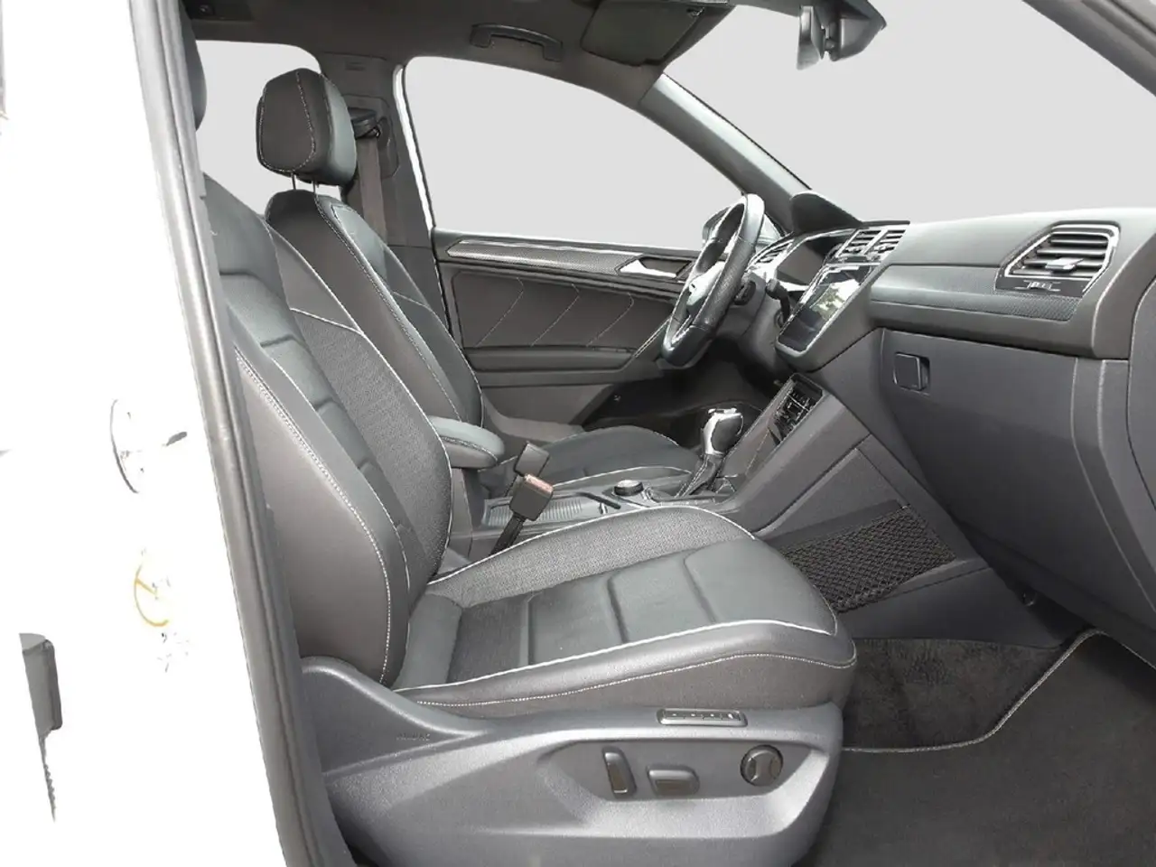 Volkswagen Tiguan Allspace 2.0 TDI DSG R-Line 4Motion 20" LM AHK PANO LEDE... 8