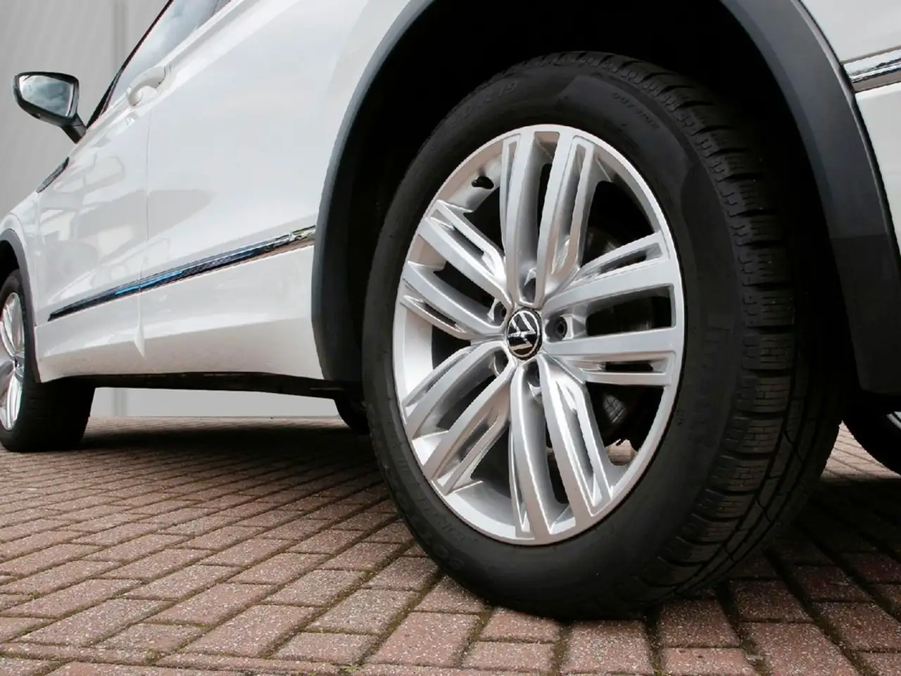 Volkswagen Tiguan Allspace 2.0 TDI DSG R-Line 4Motion 20" LM AHK PANO LEDE... 5