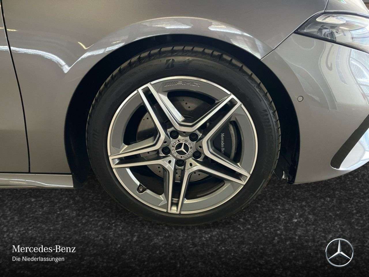 Mercedes-Benz A 220