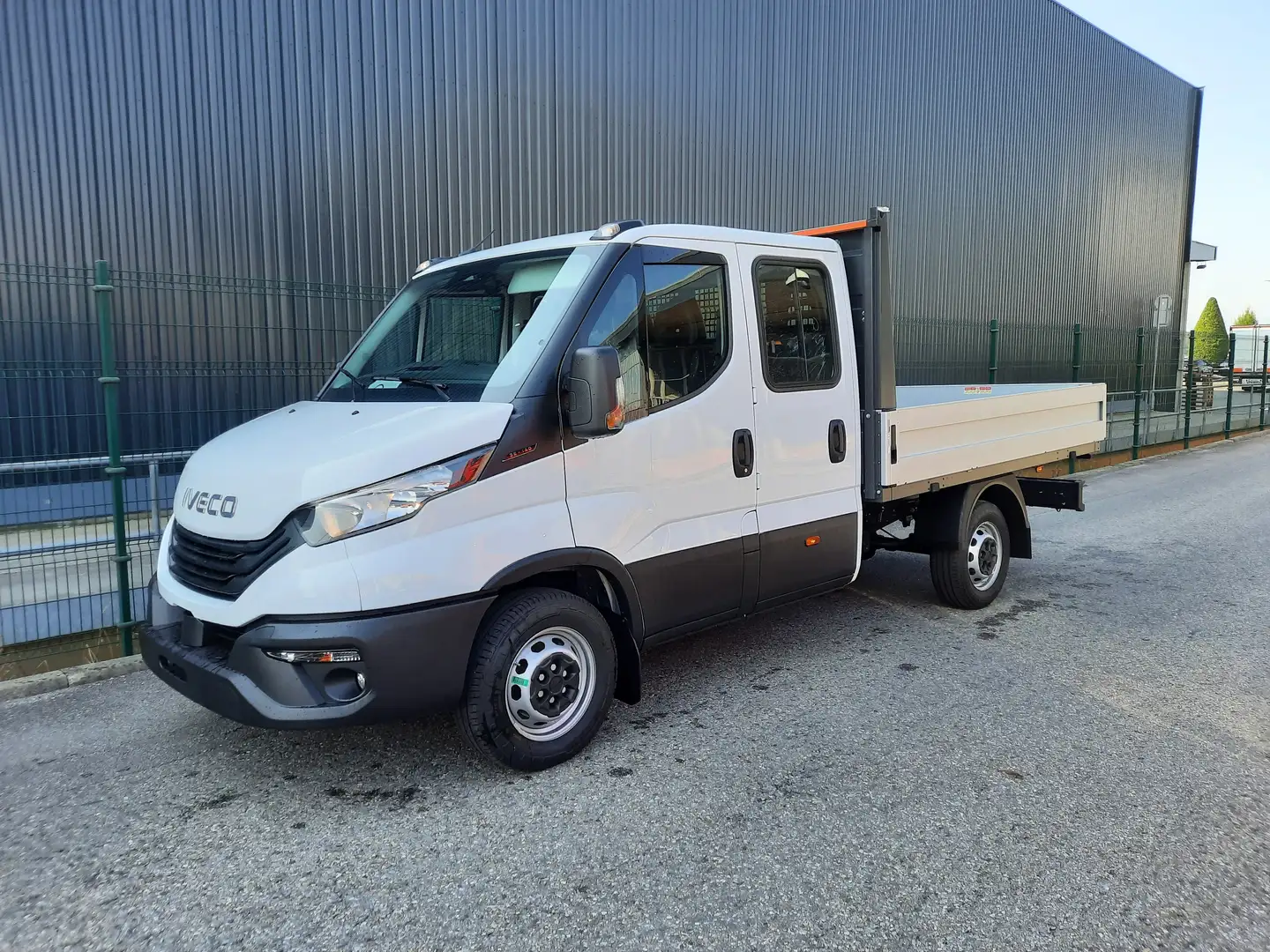 Iveco Daily Economy DOPPELKABINE Pritsche € 34.990,- NETTO Blanco - 1