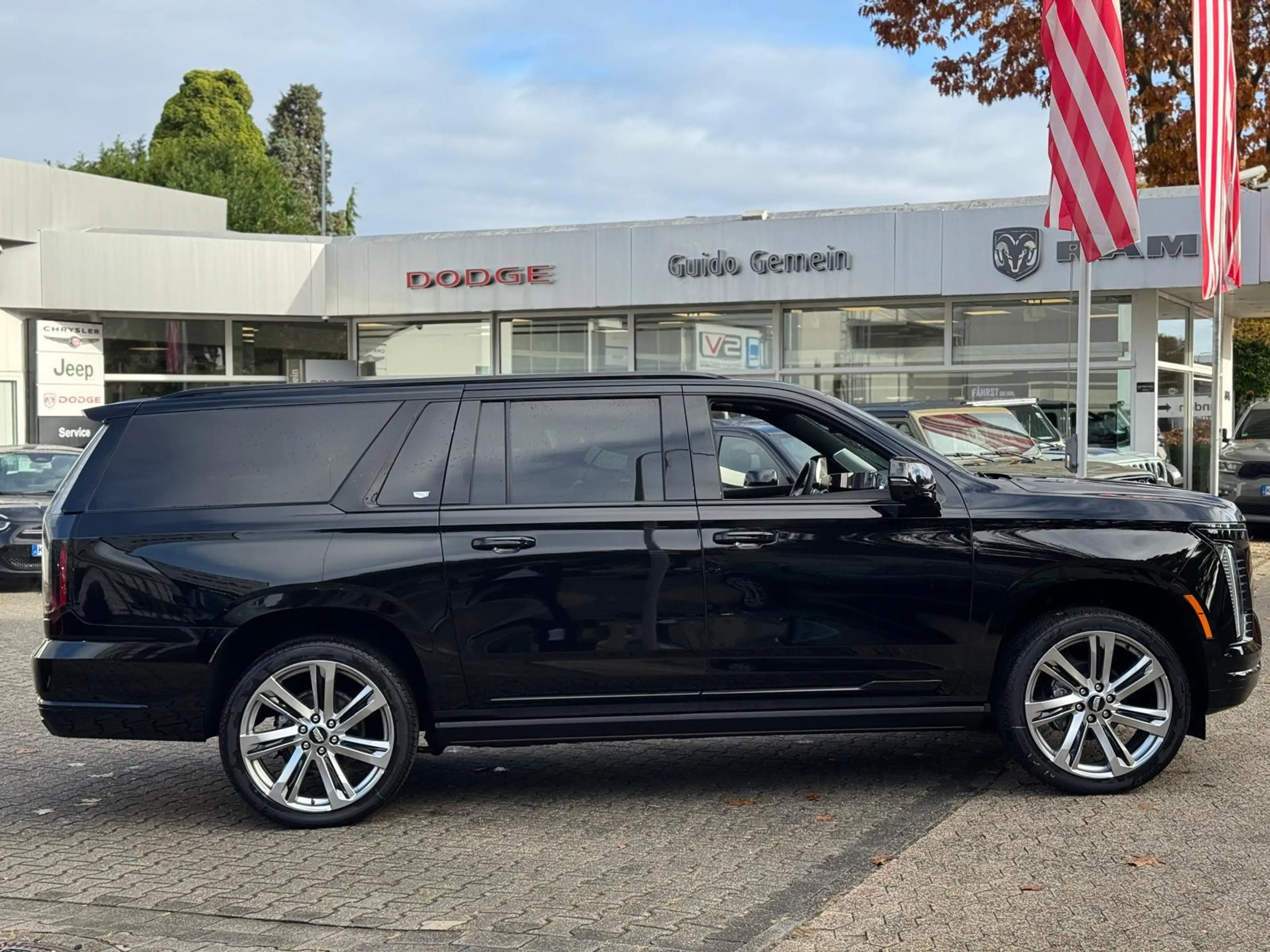 Cadillac Escalade ESV 6.2 V8 Platinum Sport 24" Modell 2026 — photo 4