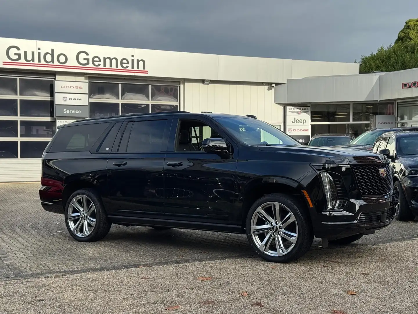 Cadillac Escalade ESV 6.2 V8 Platinum Sport 24" Modell 2026 Schwarz - 2