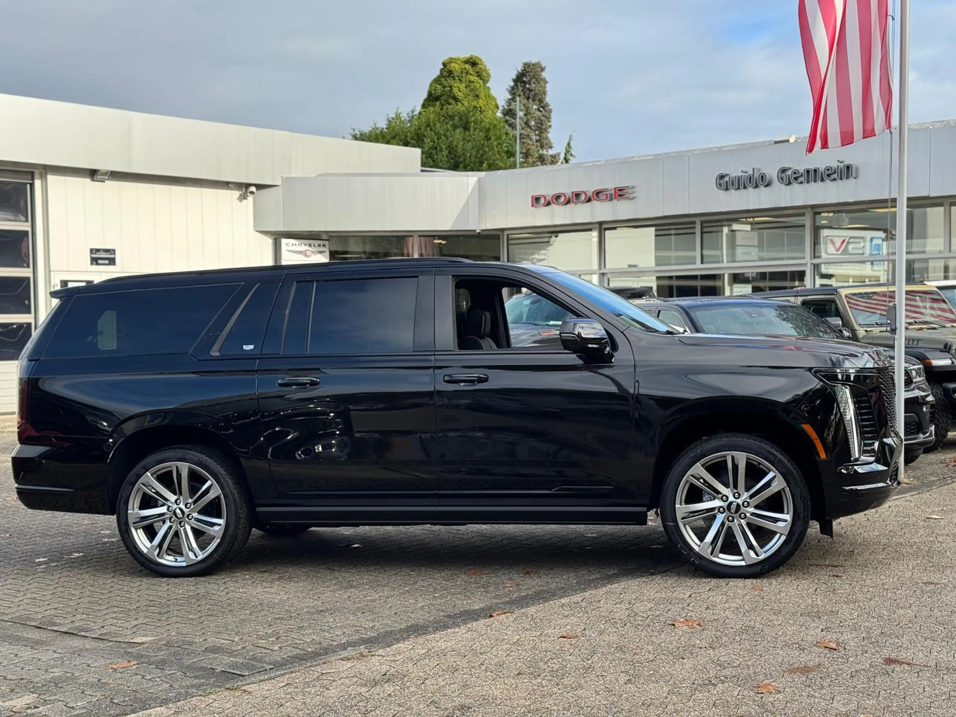 Cadillac Escalade ESV 6.2 V8 Platinum Sport 24" Modell 2026 — photo 3