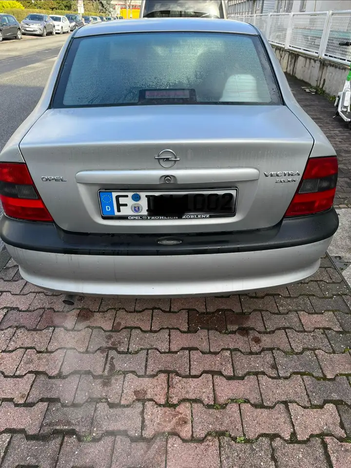 Opel Vectra 2.0 Comfort, foto 3