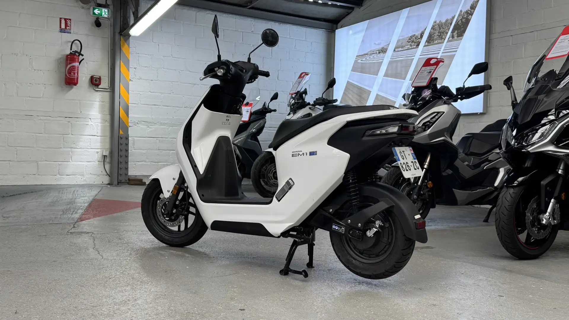 Honda EM1 e Білий - 2