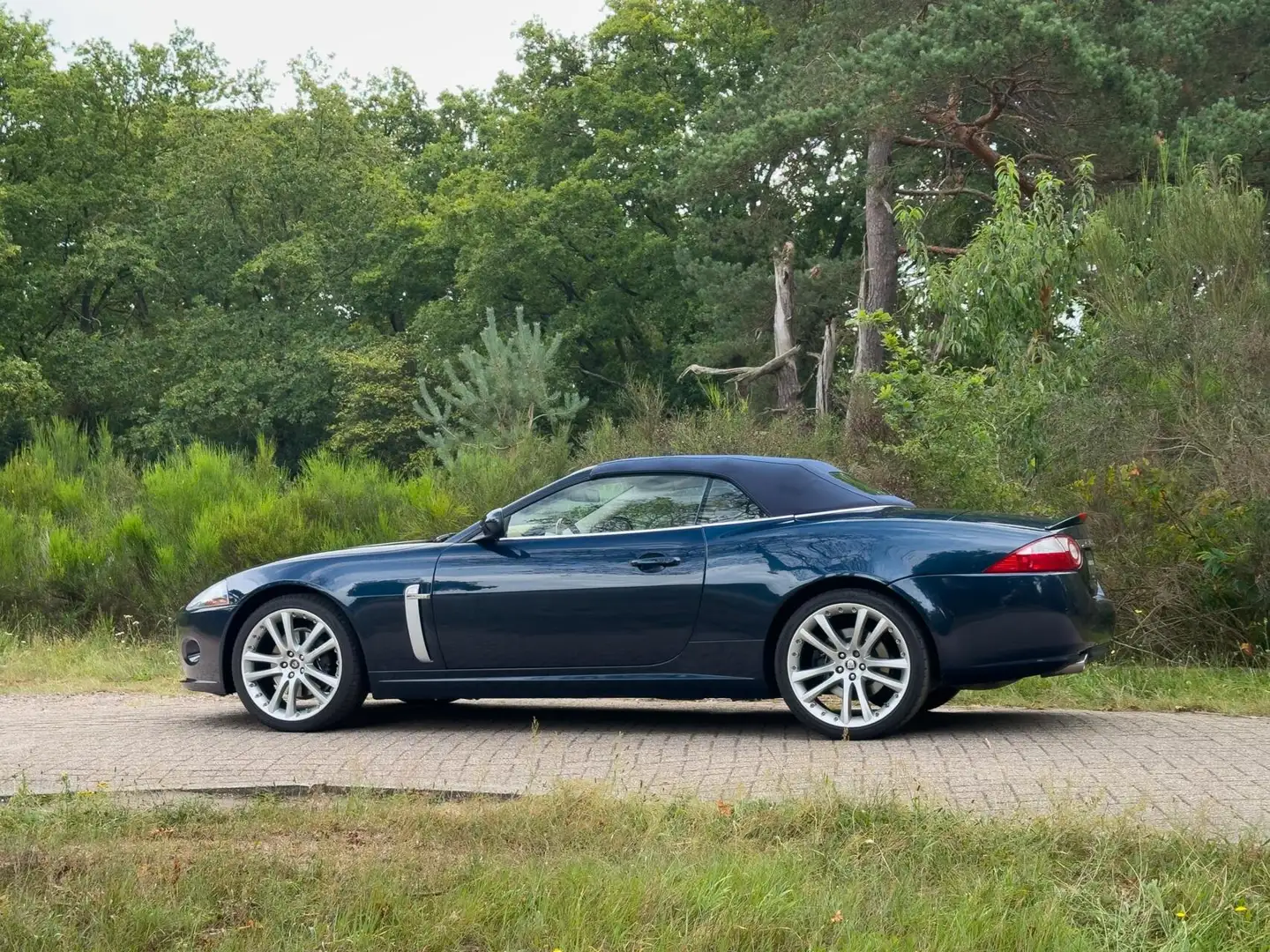 Jaguar XK 4.2 V8 Convertible | Indigo Blue | Youngtimer Bleu - 2