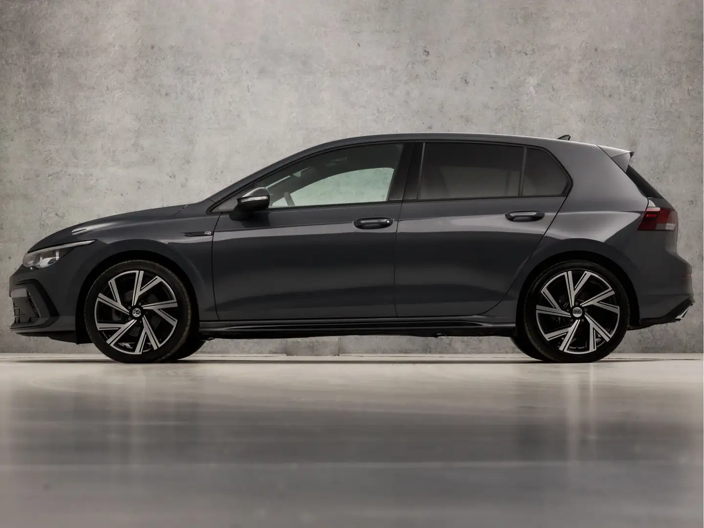 Volkswagen Golf 1.5 TSI R-Line Sport 150Pk Automaat (CAMERA, APPLE Grijs - 2