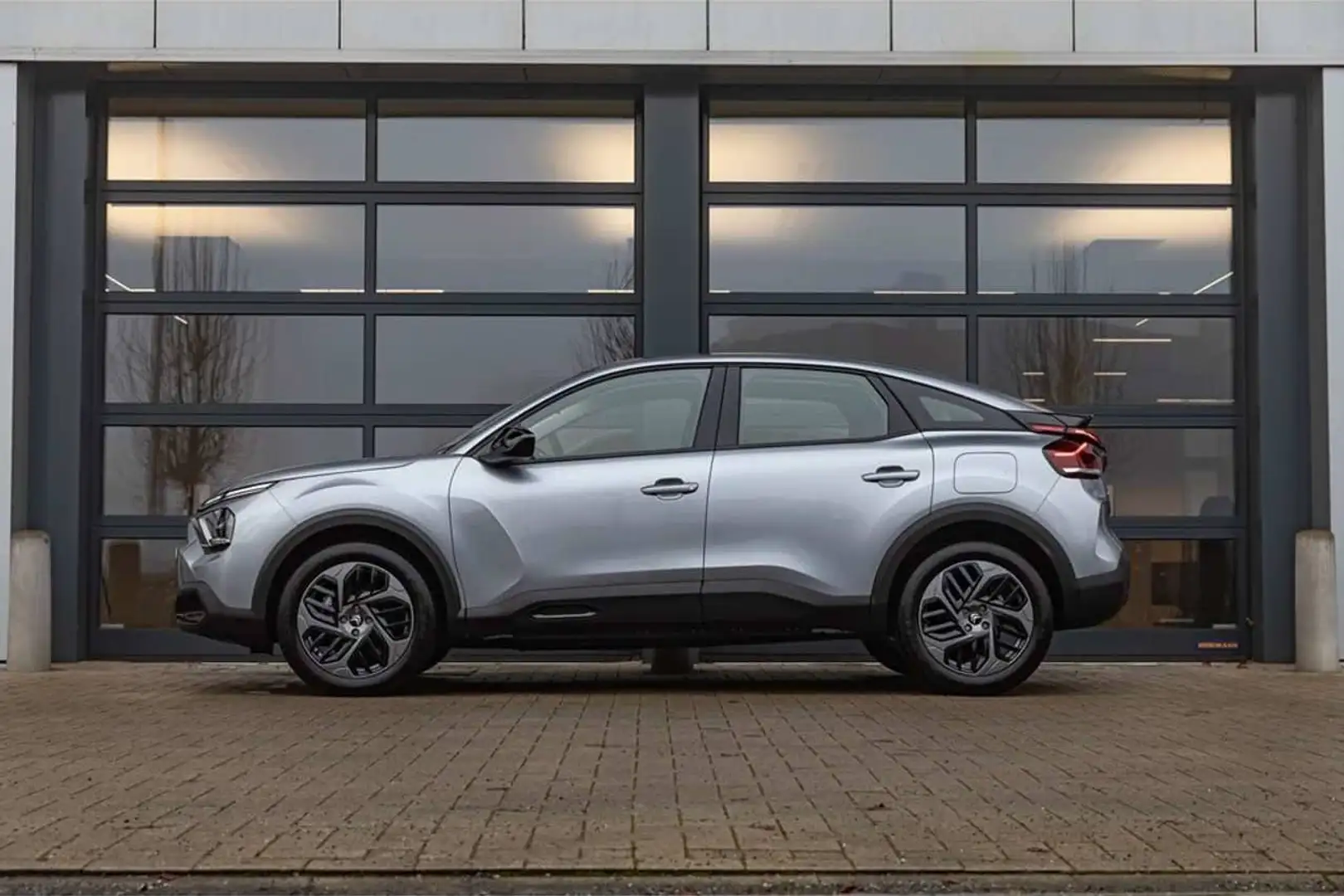 Citroen C4 130 PK | PLUS | Camera | Auto. Airco | Carplay/... Gris - 2