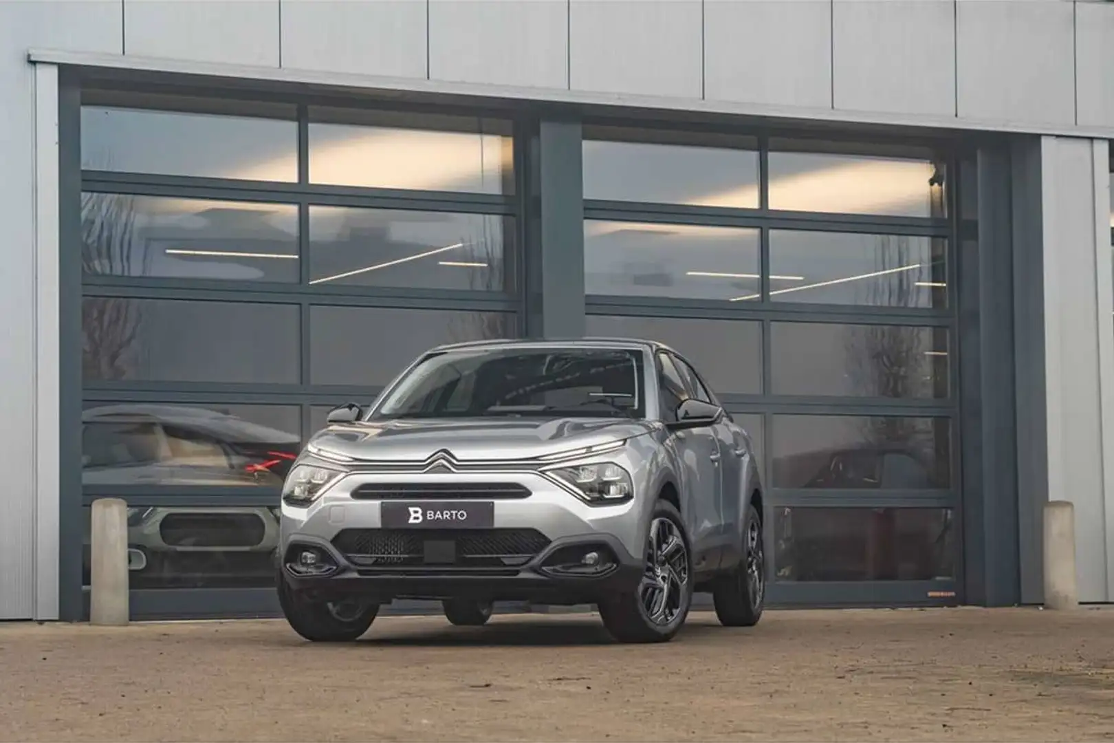 Citroen C4 130 PK | PLUS | Camera | Auto. Airco | Carplay/... Gris - 1