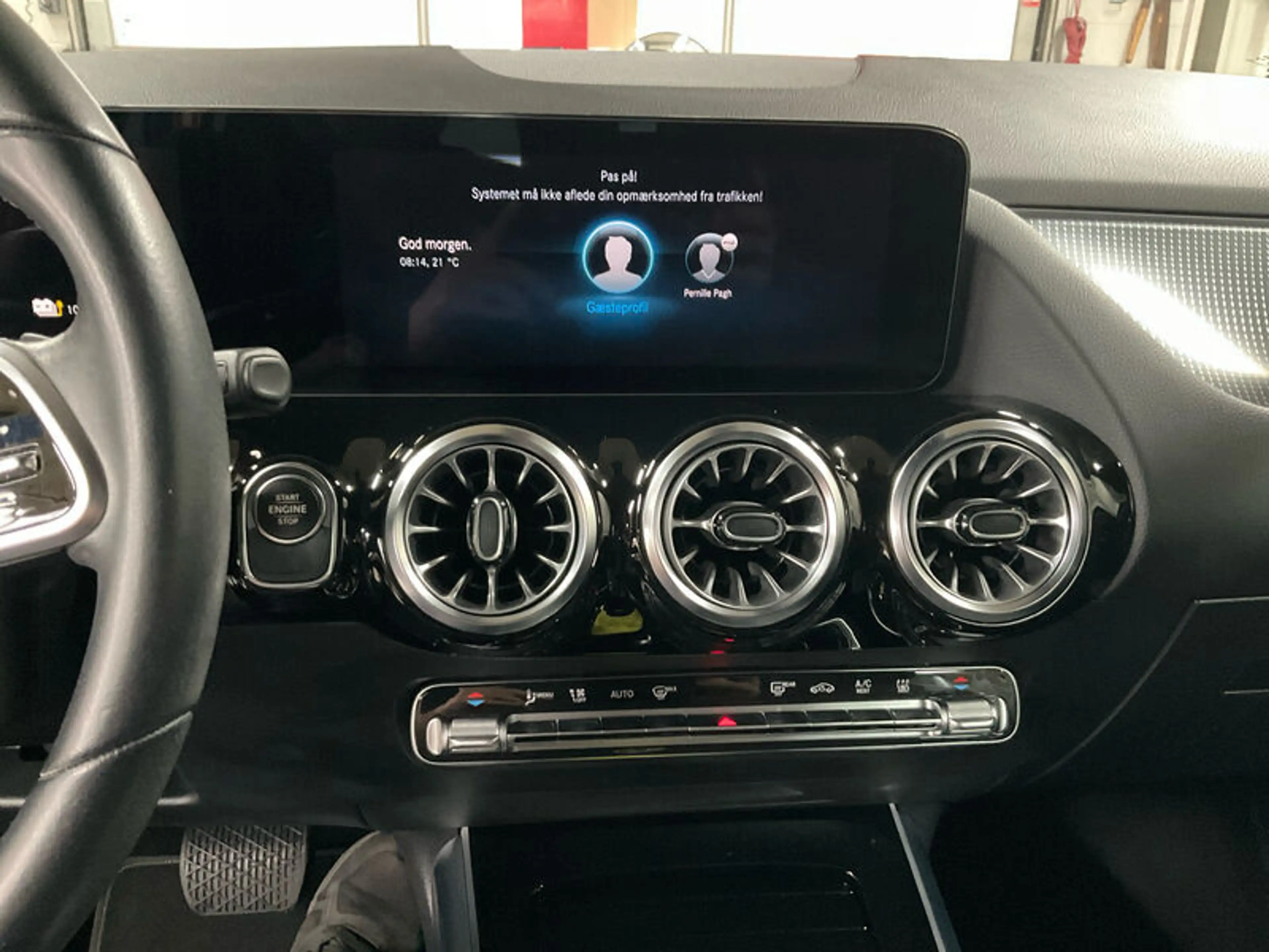 Mercedes-Benz GLA 250 NAVI LED RADIO TEMPO MFL SHZ VC AHK KAMERA ACC T-Leder — photo 10