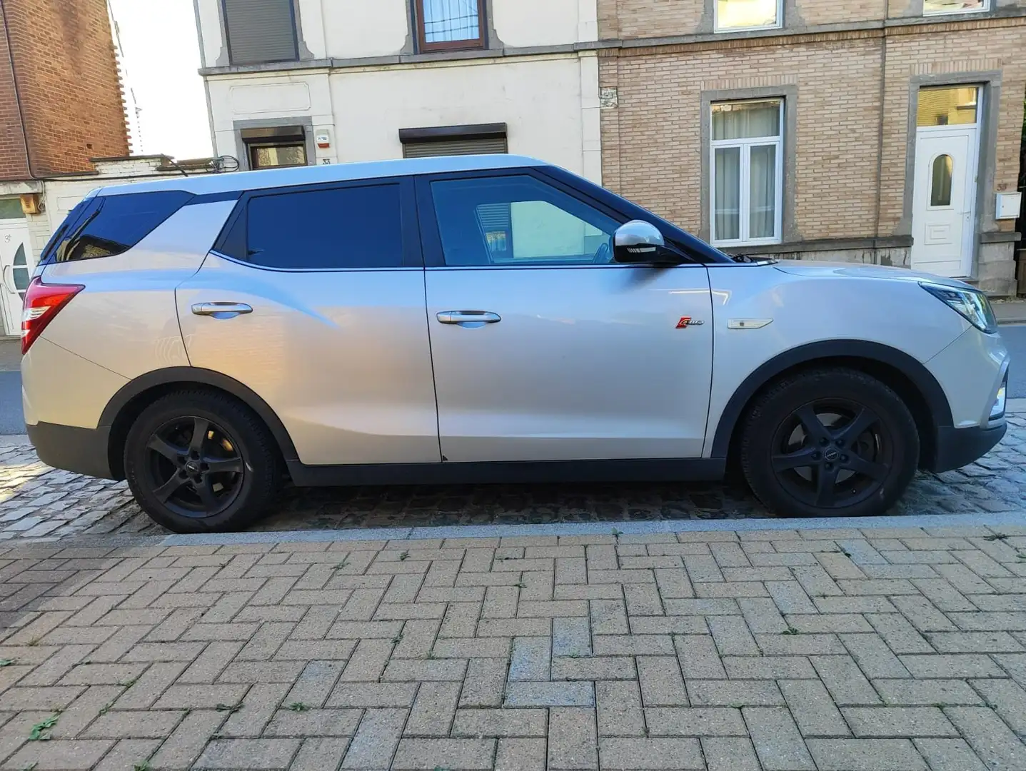 SsangYong XLV Tivoli Grande 4x4 automatique Ezüst - 1