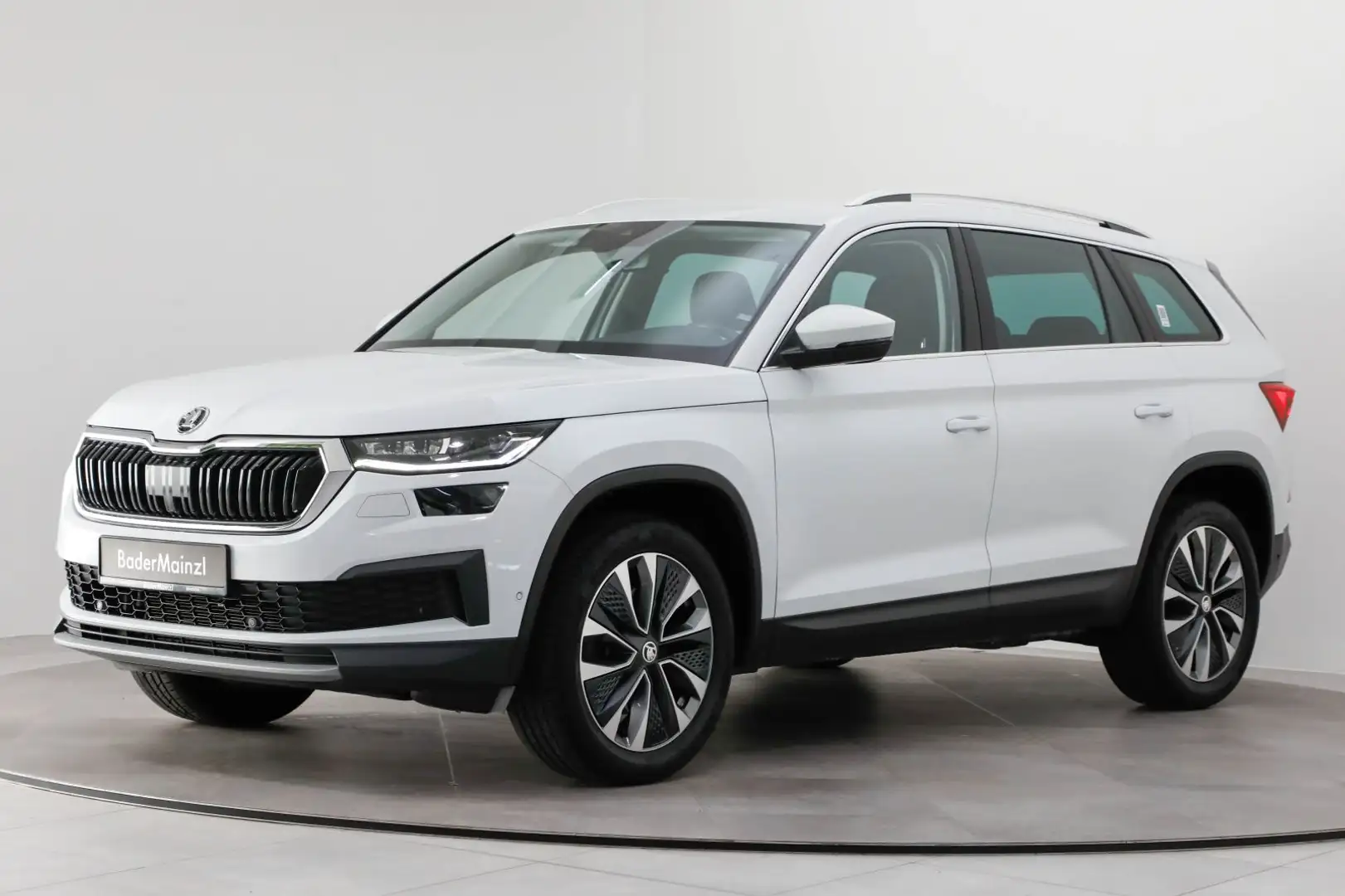 Skoda Kodiaq 2.0 TDI 4x4 DSG Tour AHK Stdhz ACC Kamera Weiß - 2