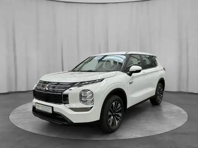 Mitsubishi Outlander Plug In Hybrid Allrad 2.4 PHEV 100 kW S-AWC Diaman