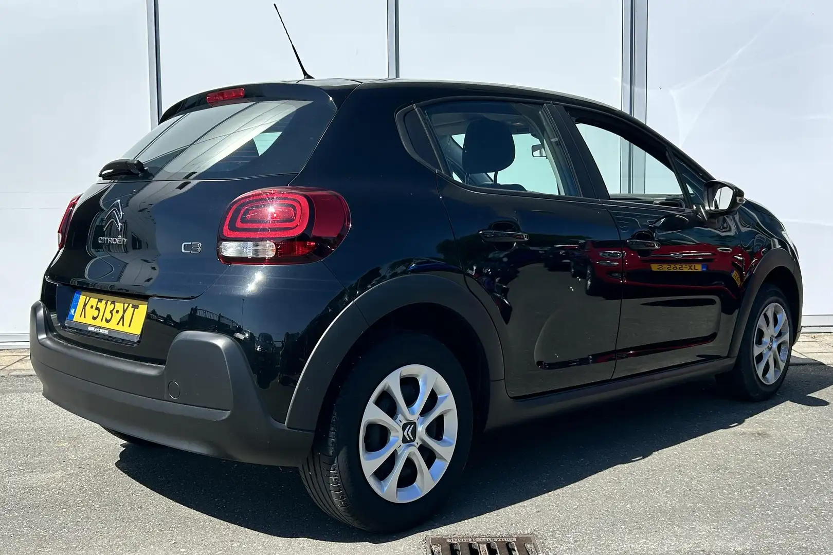 Citroen C3 1.2 82pk Live | Airco | Elektrische ramen | Cruise Zwart - 2