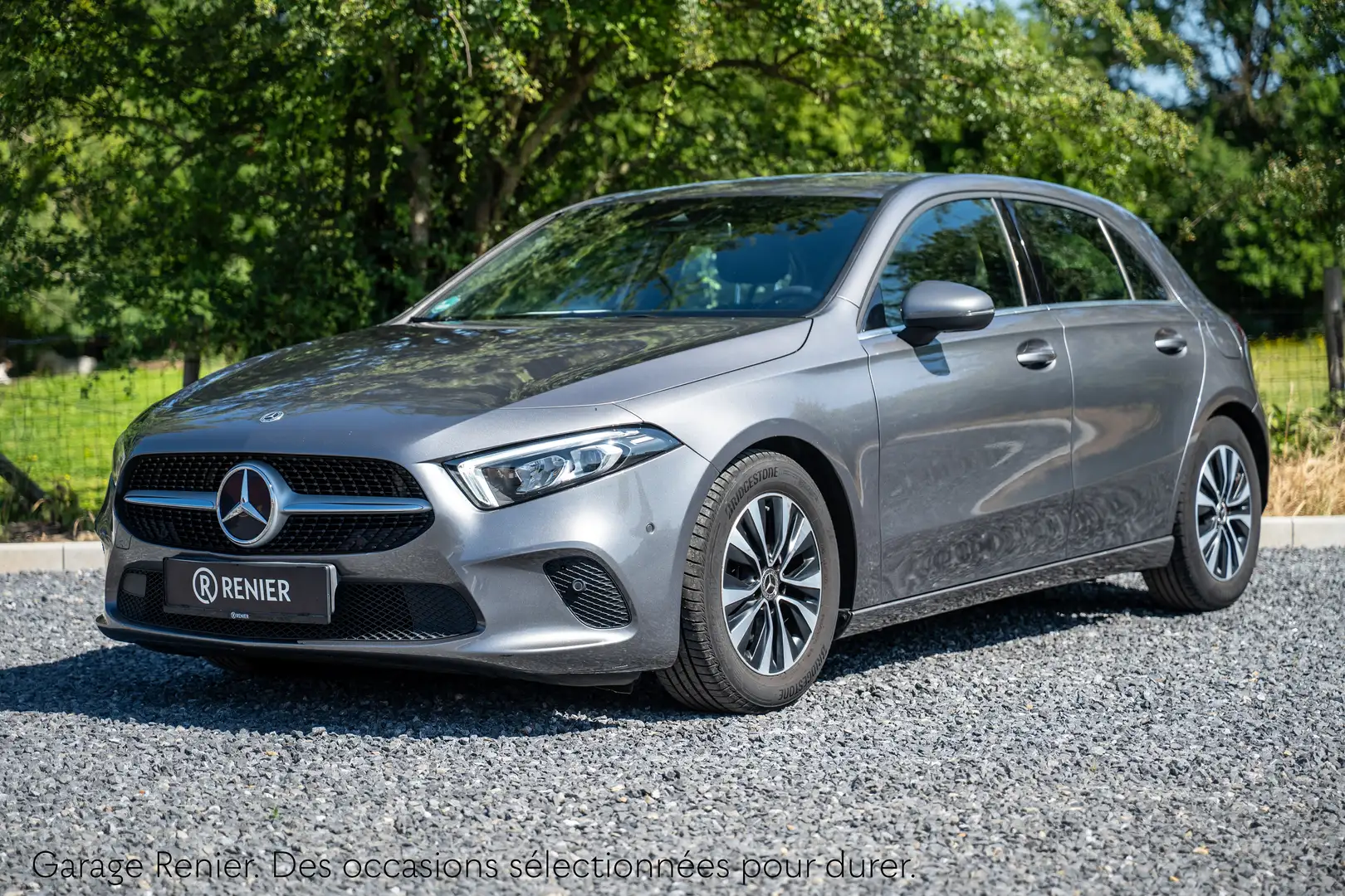 Mercedes-Benz A 180 A 180 7G-DCT Cockpit digital et Garantie 12 mois Gris - 1
