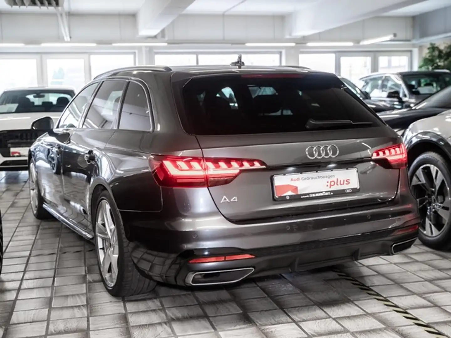 Audi A4 Avant 35 TFSI S line LM19 LED Navi+ ACC Businessp. Gris - 2