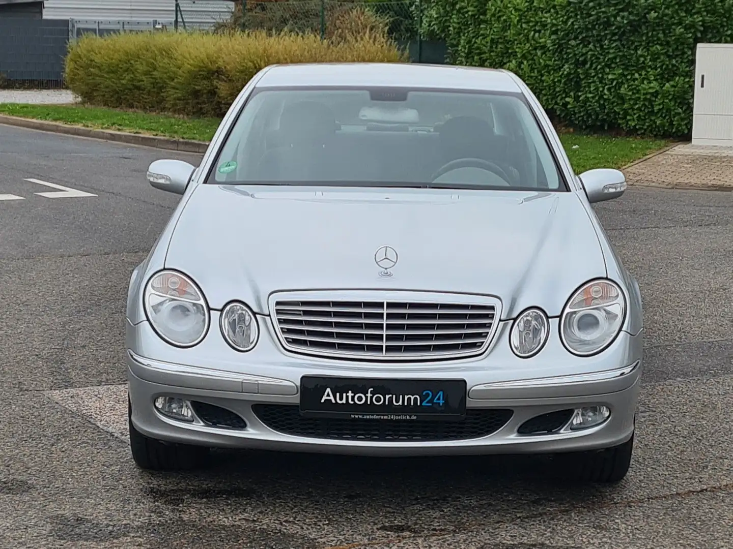 Mercedes-Benz E 220 E -Klasse Lim. E 220 CDI*Temp*Klima*SZH* Silber - 2