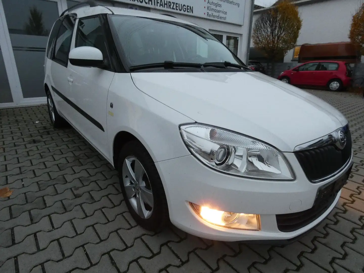 Skoda Roomster Fresh Weiß - 1