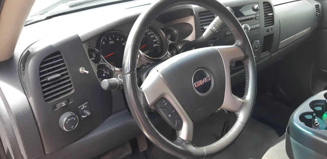 GMC Sierra 1500 photo GMC Sierra 1500