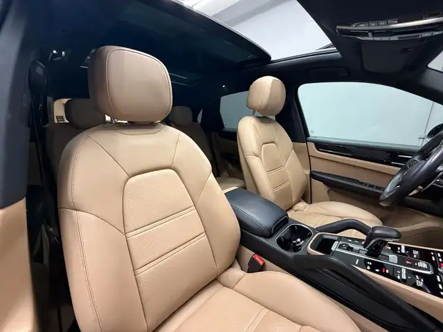 Porsche Cayenne view 14
