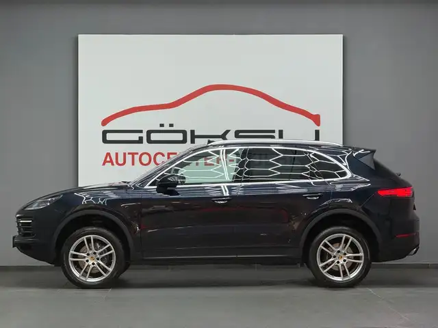 Porsche Cayenne view 7