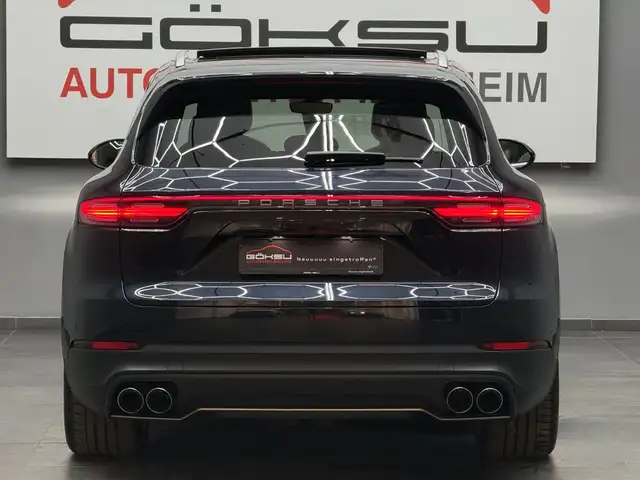 Porsche Cayenne view 6