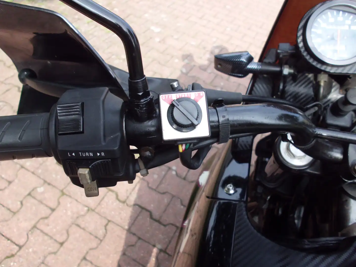 Suzuki DR Big Black - 2