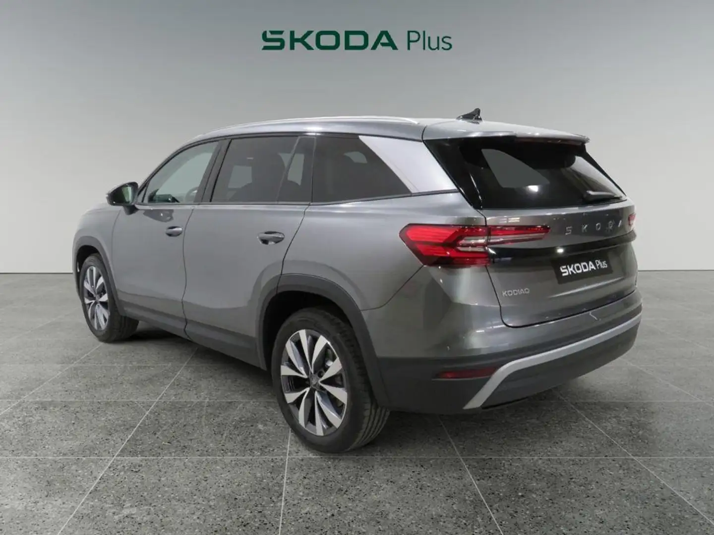 Skoda Kodiaq 2.0TDI Selection 4x2 DSG 110kW Gris - 2