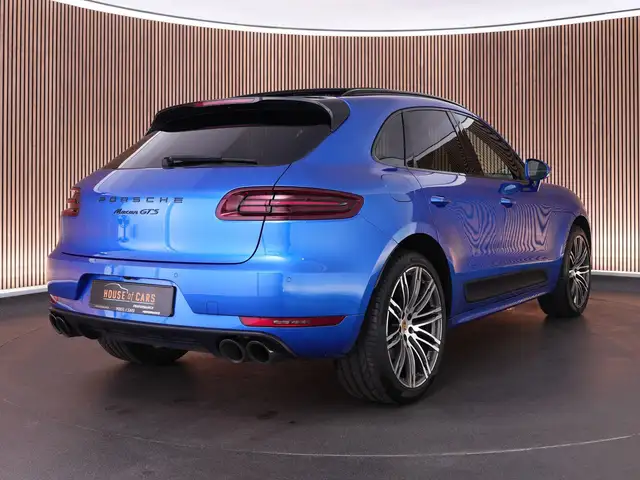 Porsche Macan view 2