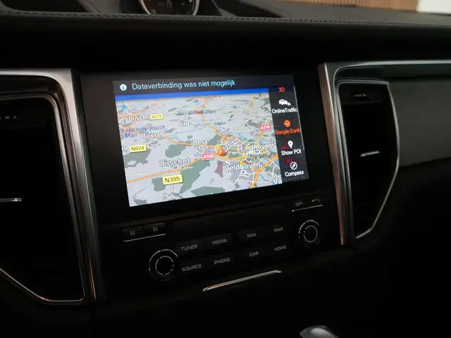Porsche Macan view 12