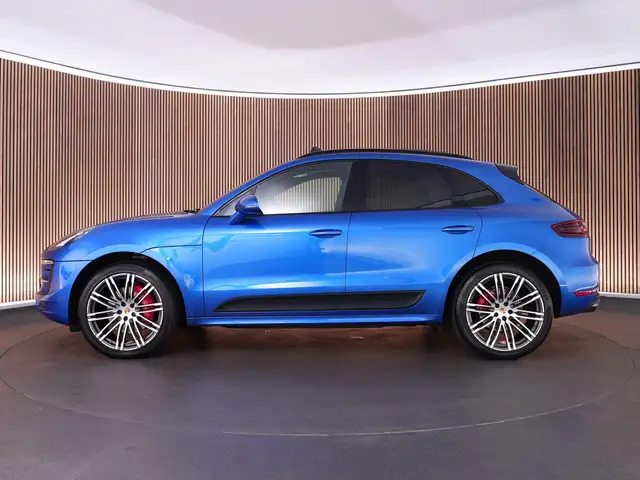 Porsche Macan view 13