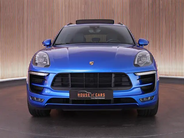 Porsche Macan view 6