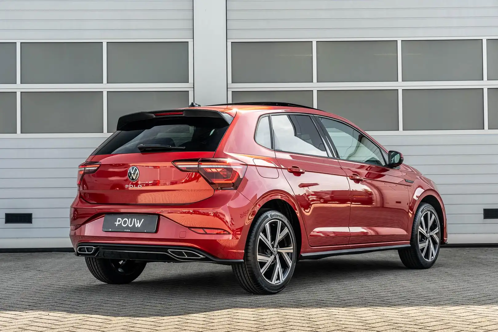 Volkswagen Polo 1.0 TSI 95pk DSG R-Line | Panoramadak | Stoelverwa Rood - 2