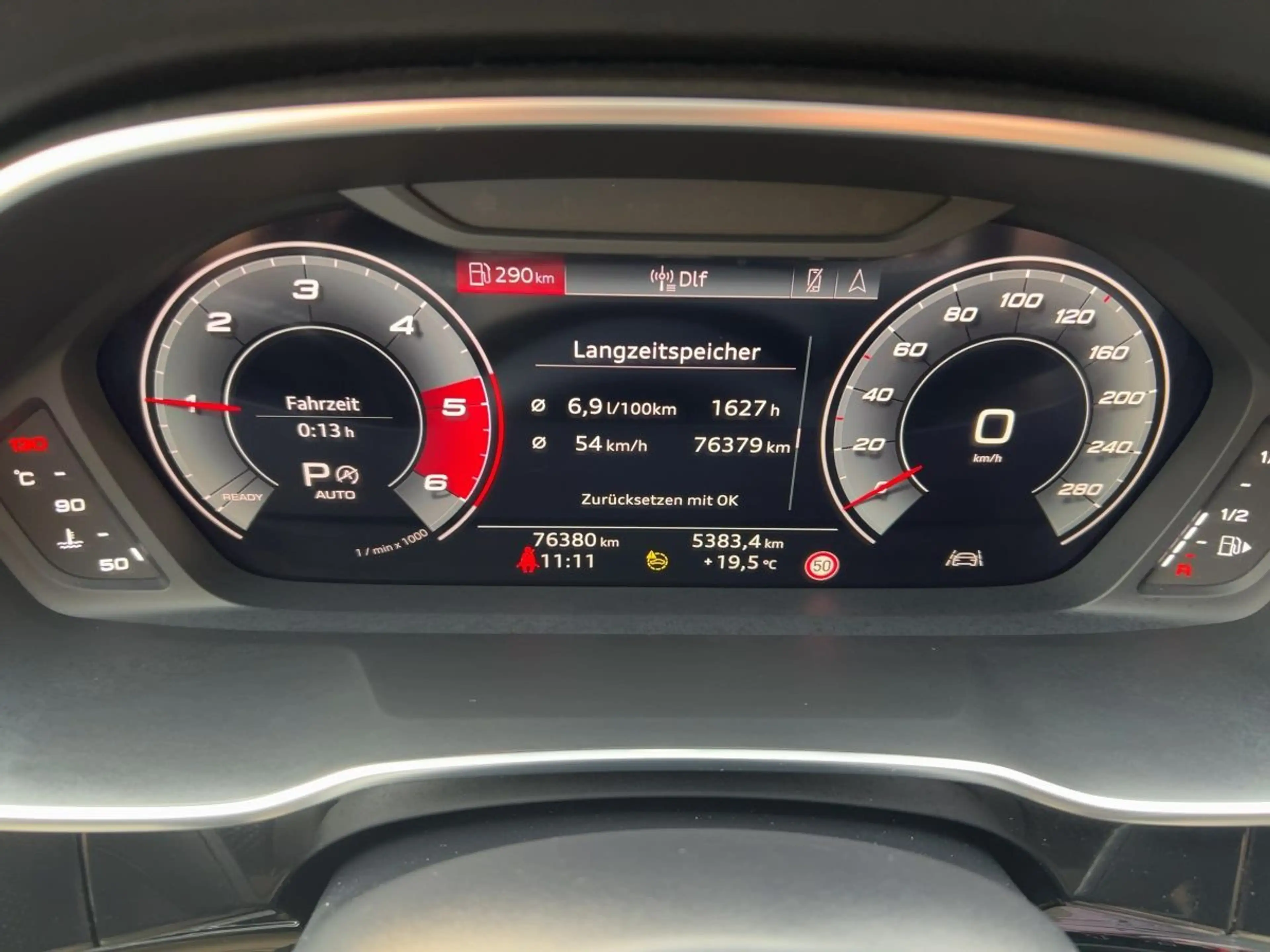 Audi Q3 40 TDI S line quattro S tronic LED — photo 14
